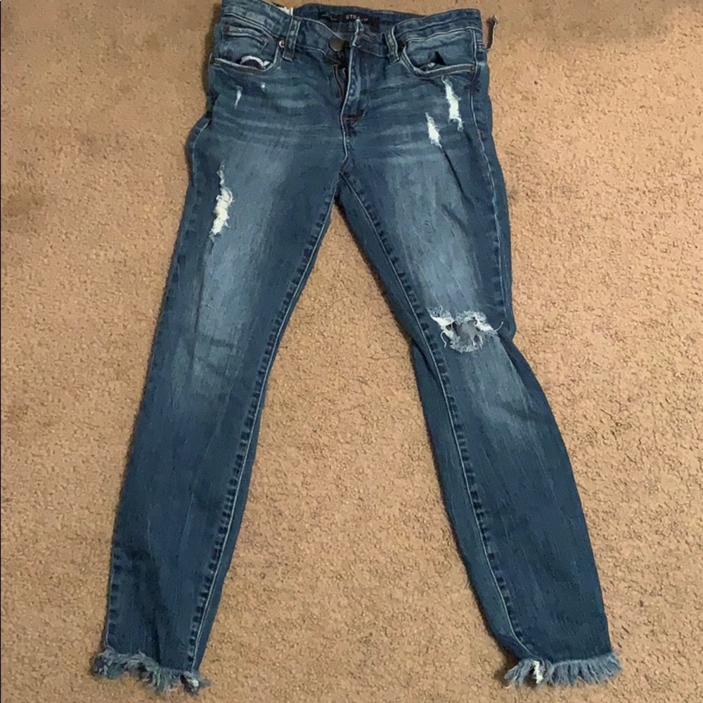 Frayed hem jeans